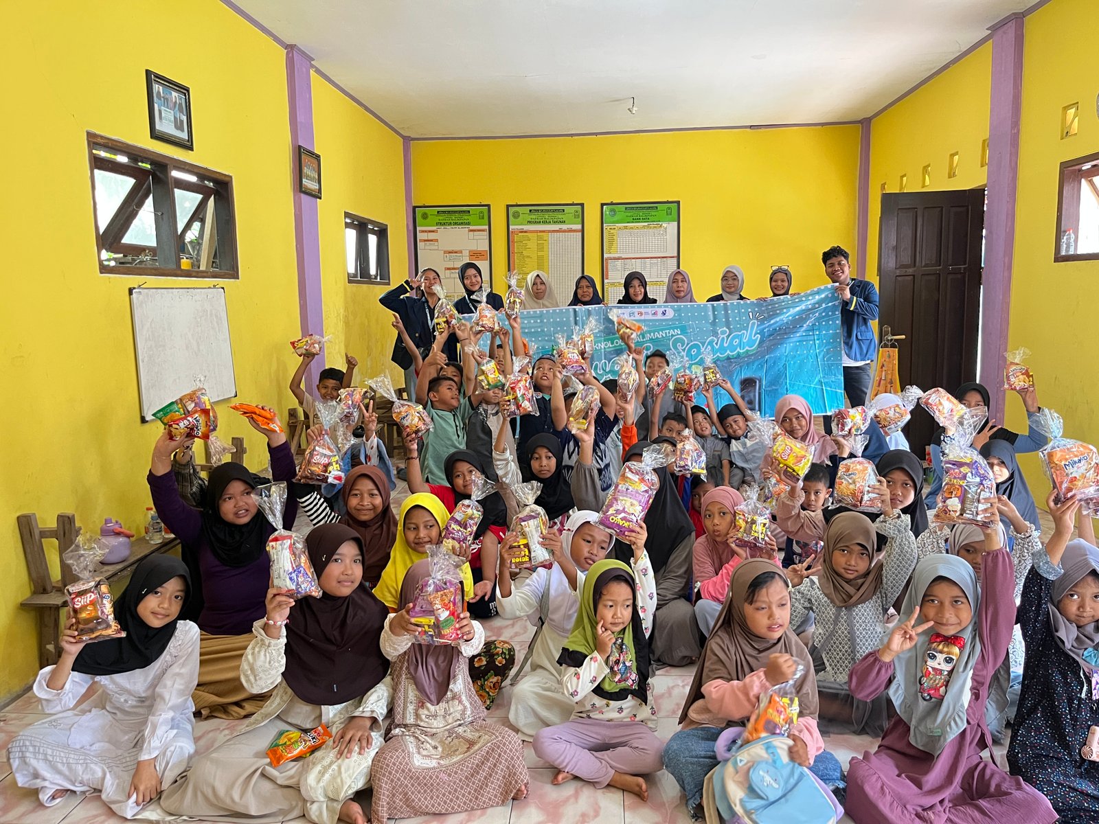 Sosialisasi Tempat Sampah  Aether ITK